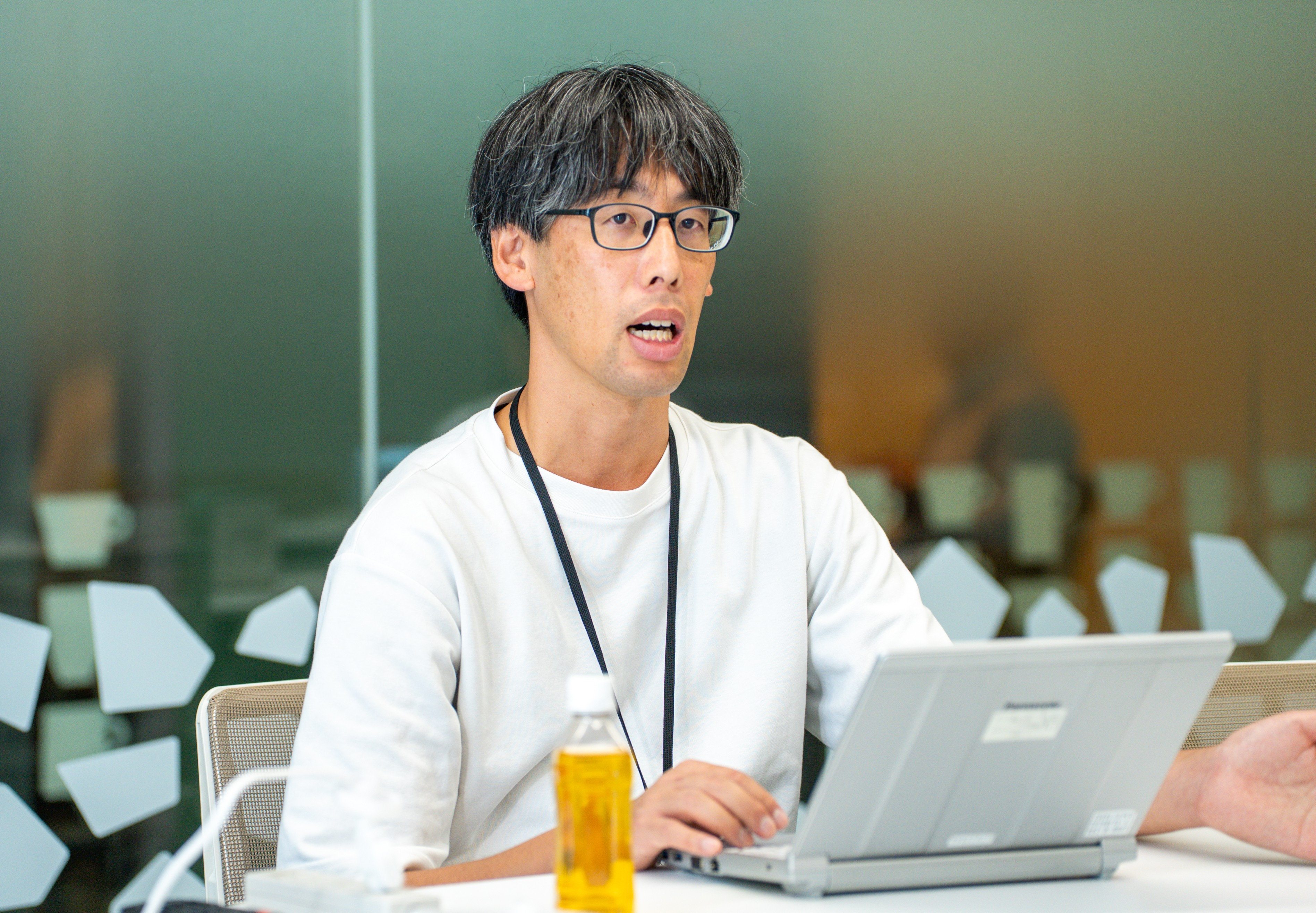 平野 様(森永製菓株式会社 DX推進部 データドリブン推進グループ
兼 新規事業開発部 ビジネス法務リーダー)